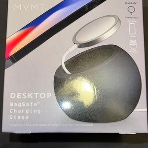 MagSafe charger holder (APPLE MADE MAGSAFE CHARGER)